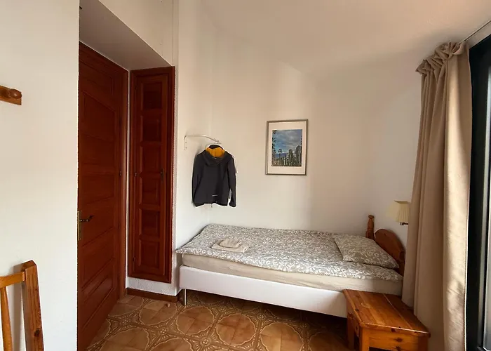 Sunny 2-bedroom In Parque Santiago Ii Apartamento