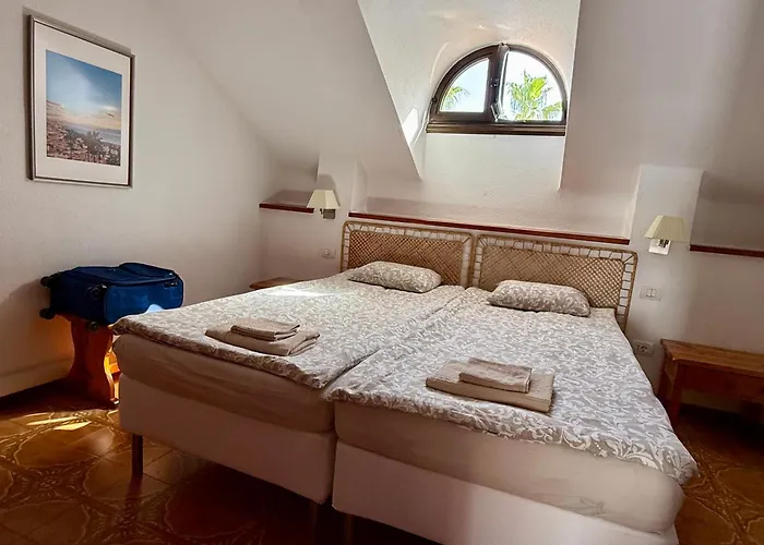 Sunny 2-bedroom In Parque Santiago Ii