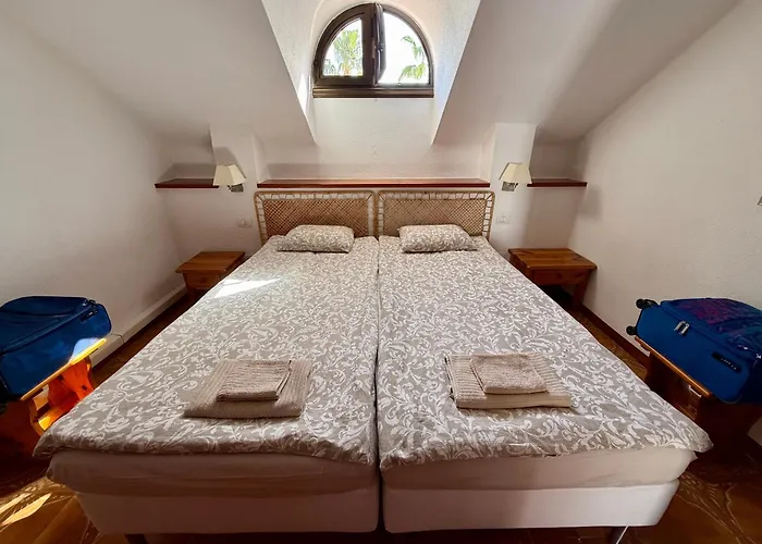 Sunny 2-bedroom In Parque Santiago Ii Apartament