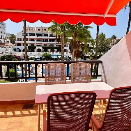 Sunny 2-bedroom In Parque Santiago Ii Daire Playa de las Américas