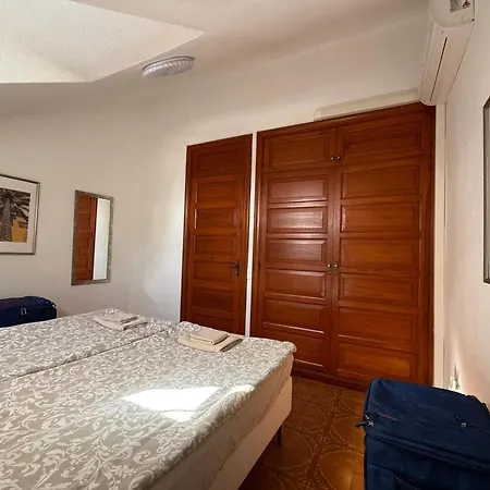 Sunny 2-bedroom In Parque Santiago Ii 아파트 *