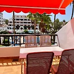 Sunny 2-bedroom In Parque Santiago Ii Apartman Playa de las Américas